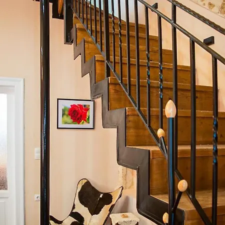 Teacher's House Traditional Maisonette Luxurious Renovated Near And Center * Hriszí Aktí Haniá
